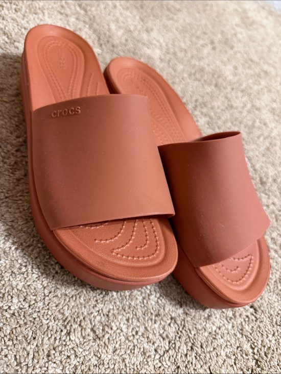 CROCS Shoes - CROCS Unisex Slide Sandals in Terracotta
